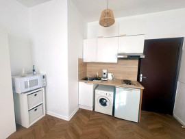 
                                                                                        Location
                                                                                         Studio meublé Valrose