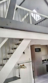 
                                                                                        Location
                                                                                         Studio mezzanine, tout neuf et équipé