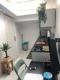 
                                                                                        Location
                                                                                         Studio neuf, moderne et meublé - hypercentre