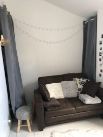 
                                                                                        Location
                                                                                         Studio neuf, moderne et meublé - hypercentre