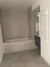 
                                                                                        Location
                                                                                         Studio neuf tout équipé