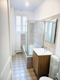 
                                                                                        Location
                                                                                         Studio Paris 15