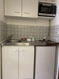 
                                                                                        Location
                                                                                         Studio Paris 19