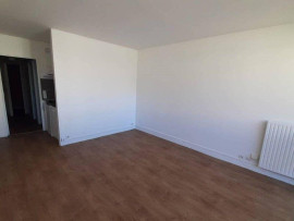 
                                                                                        Location
                                                                                         Studio Paris 19ème avec balcon