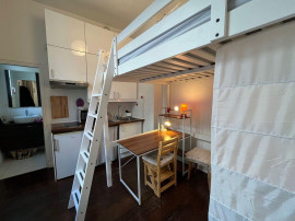 
                                                                                        Location
                                                                                         Studio Paris 4
