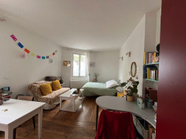 
                                                                                        Location
                                                                                         Studio Paris Buttes-Chaumont