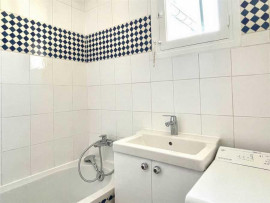 
                                                                                        Location
                                                                                         Studio Paris Place de la Bastille