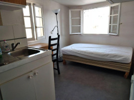 
                                                                                        Location
                                                                                         Studio Paris République