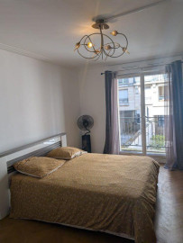 
                                                                                        Location
                                                                                         Studio Paris station Europe 31m2