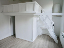 
                                                                                        Location
                                                                                         Studio, petite copropriété, centre ville