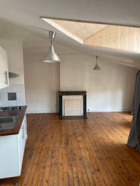 
                                                                                        Location
                                                                                         Studio place Chavanelle