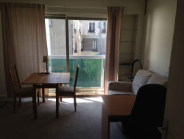 
                                                                                        Location
                                                                                         Studio Porte Maillot