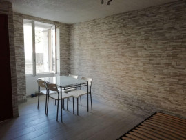 
                                                                                        Location
                                                                                         Studio proche Pirmil et commodités