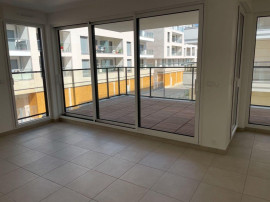 
                                                                                        Location
                                                                                         Studio proche RER A dans quartier agréable