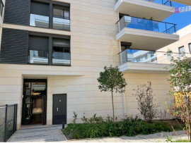 
                                                                                        Location
                                                                                         Studio proche RER A dans quartier agréable