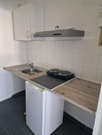 
                                                                                        Location
                                                                                         Studio quartier Hôpitaux Facultés