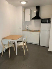 
                                                                                        Location
                                                                                         Studio refait à neuf, calme avec terrasse