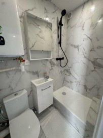 
                                                                                        Location
                                                                                         Studio refait à neuf équipe