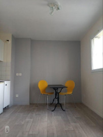 
                                                                                        Location
                                                                                         Studio REFAIT A NEUF fbg bannier