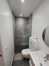 
                                                                                        Location
                                                                                         Studio refait à neuf par un architecte