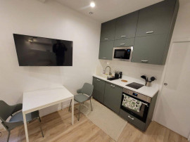 
                                                                                        Location
                                                                                         Studio refait à neuf par un architecte