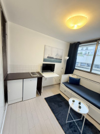 Location
Studio refait à neuf - Tour Eiffel (loyer tout inclus)