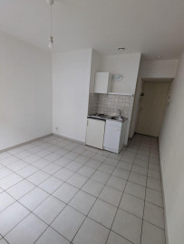 
                                                                                        Location
                                                                                         Studio refait neuf, prox Perrache et UCLY