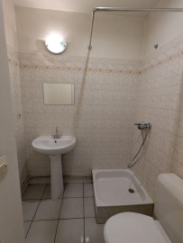 
                                                                                        Location
                                                                                         Studio refait neuf, prox Perrache et UCLY