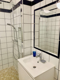 
                                                                                        Location
                                                                                         Studio refait neuf vue mer 1ere ligne Palavas