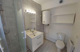 
                                                                                        Location
                                                                                         Studio rénové à Grenoble avec garage à vélo et emp