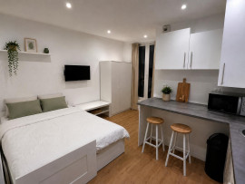 
                                                                                        Location
                                                                                         🏡 Studio rénové à neuf – Première location