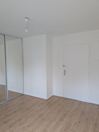
                                                                                        Location
                                                                                         Studio rénové avec terrasse - Toulouse Lardenne