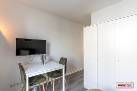 
                                                                                        Location
                                                                                         Studio rénové et meublé avec balcon - Victoire 133852