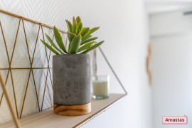 
                                                                                        Location
                                                                                         Studio rénové et meublé proche Hôpital Pellegrin