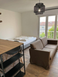 
                                                                                        Location
                                                                                         Studio rénové meublé 27m² au calme