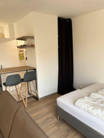 
                                                                                        Location
                                                                                         Studio rénové meublé 27m² au calme