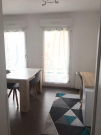 
                                                                                        Location
                                                                                         Studio rénové meublé
