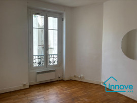 
                                                                                        Location
                                                                                         Studio Rue de Montreuil