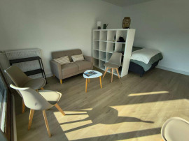 
                                                                                        Location
                                                                                         Studio Rueil centre 24 m² Parking et Balcon