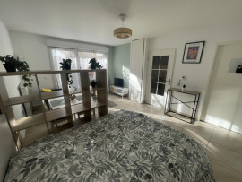 
                                                                                        Location
                                                                                         Studio T1 meublé, proche Paris