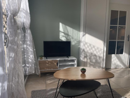 
                                                                                        Location
                                                                                         Studio T1 meublé, proche Paris