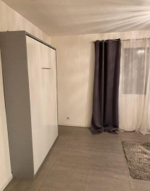 
                                                                                        Location
                                                                                         Studio tout équipé