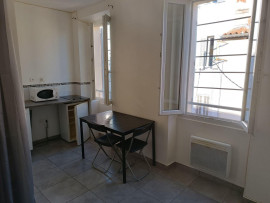 
                                                                                        Location
                                                                                         Studio très lumineux