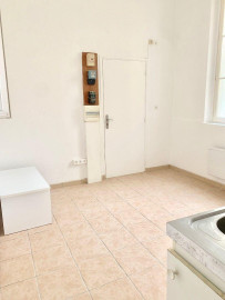 
                                                                                        Location
                                                                                         Studio Versailles