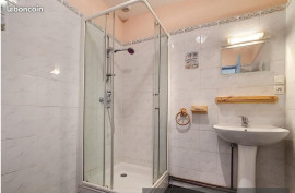 
                                                                                        Location
                                                                                         Studios 25 m² – Face Lycée hort. – Calme et Sécure