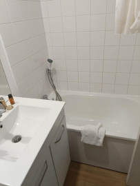 
                                                                                        Location
                                                                                         Studios rénovés 20 m2 / Maison des chercheurs