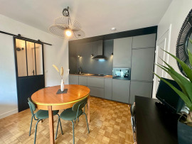 
                                                                                        Location
                                                                                         Suite Canal - Rendez-vous avec Amélie, Emily et Arletty (loyer tout inclus)