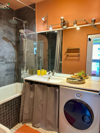 
                                                                                        Location
                                                                                         Suite Canal - Rendez-vous avec Amélie, Emily et Arletty (loyer tout inclus)