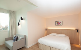 Location
Suite côté jardin avec rooftop, ardin, salle de sport, home cinéma et services de ménage et maintenance dans une résidence neuve en coliving (loyer tout inclus)