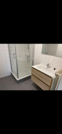 
                                                                                        Location
                                                                                         Super T4 lumineux